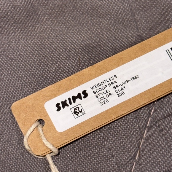 SKIMS WEIGHTLESS SCOOP BRA - Picture 3 of 4